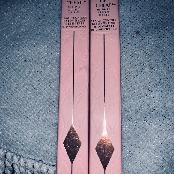 NEW Charlotte Tilbury Lip Cheat Lipliner Pillow T3 - Picture 9 of 10